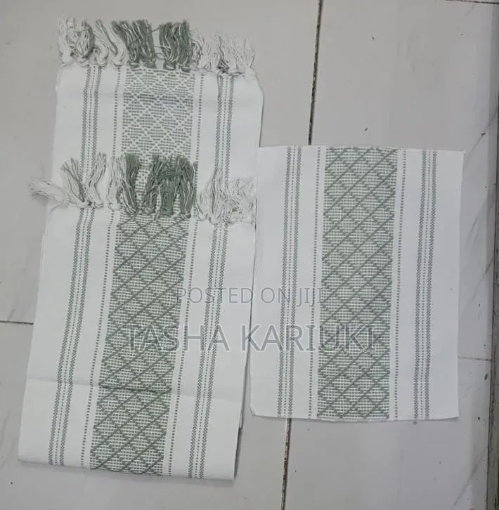 *Braided Woven Textured Table Runner With Tassels + 6pcs Mats