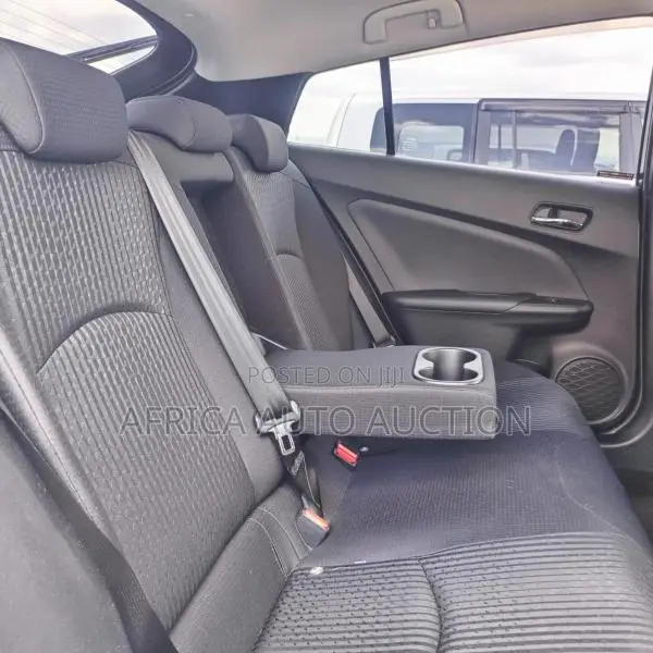 Toyota Prius 2017 White