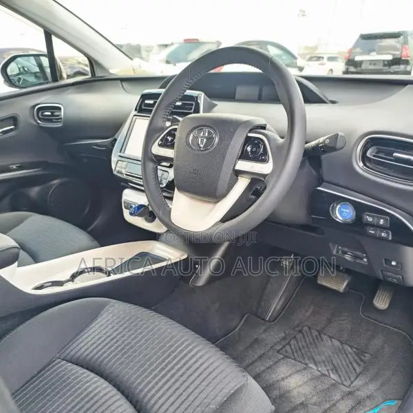 Toyota Prius 2017 White