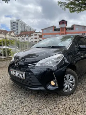 Toyota Vitz 1.3 FWD 5dr 2018 Black