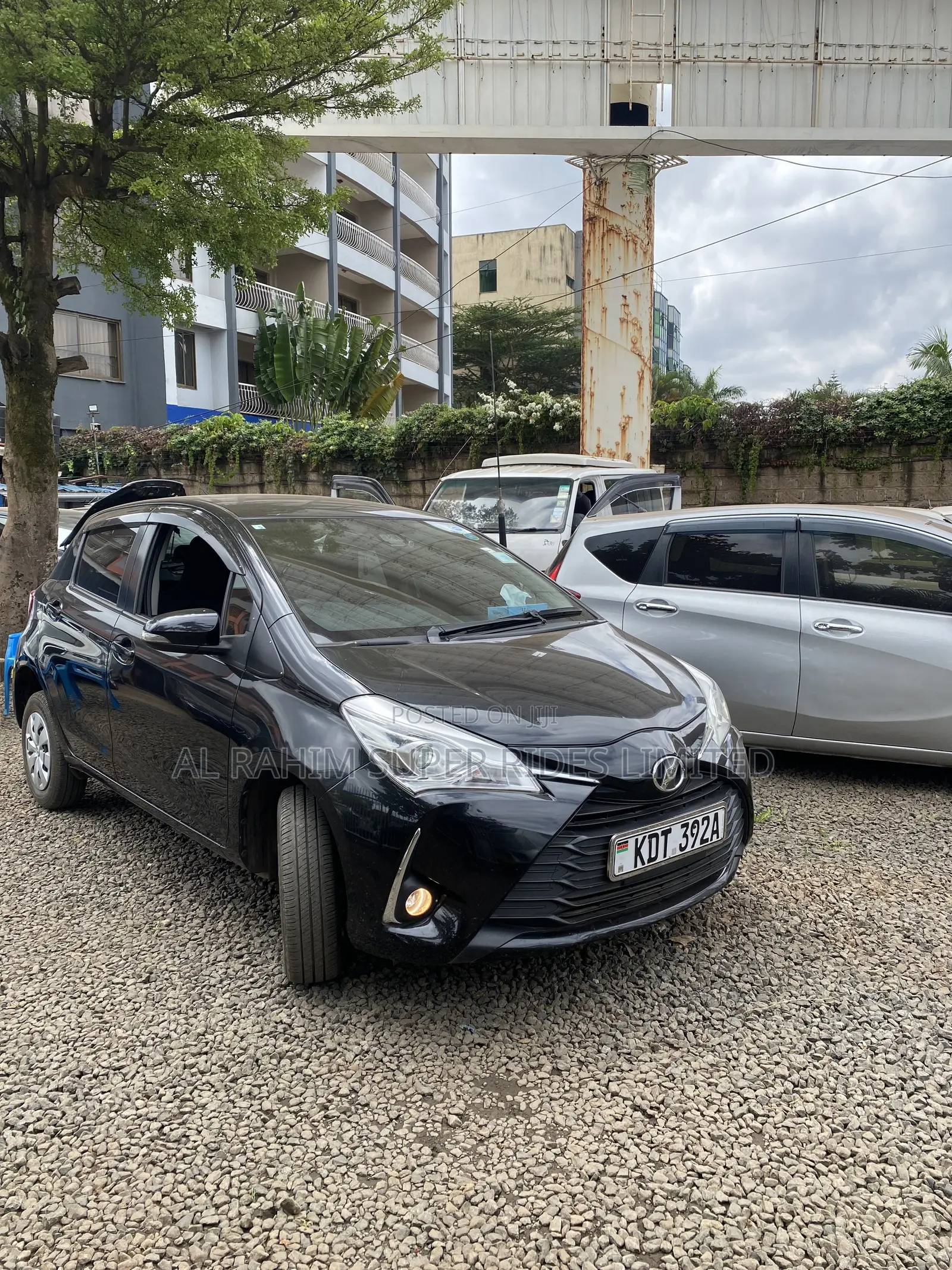 Toyota Vitz 1.3 FWD 5dr 2018 Black