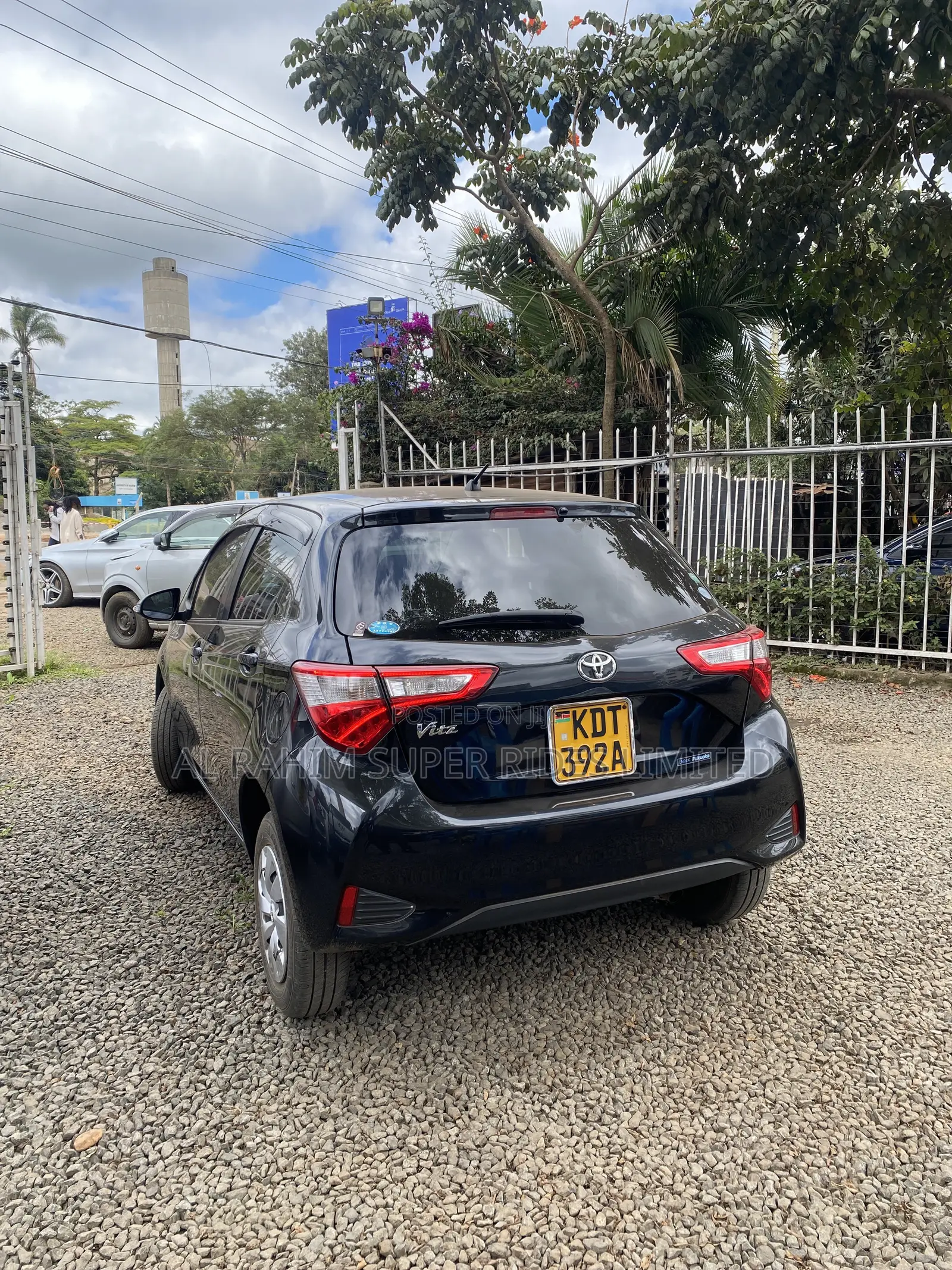 Toyota Vitz 1.3 FWD 5dr 2018 Black