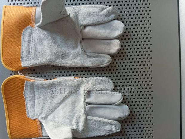 Leather Gloves - thumbnail 2