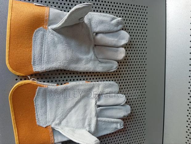 Leather Gloves - thumbnail 3