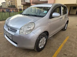 Toyota Passo 2012 Silver