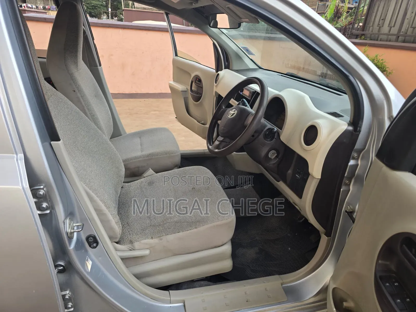 Toyota Passo 2012 Silver
