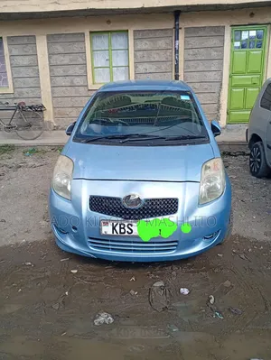 Toyota Vitz 2005 Blue