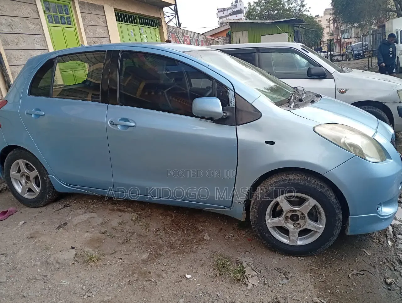 Toyota Vitz 2005 Blue