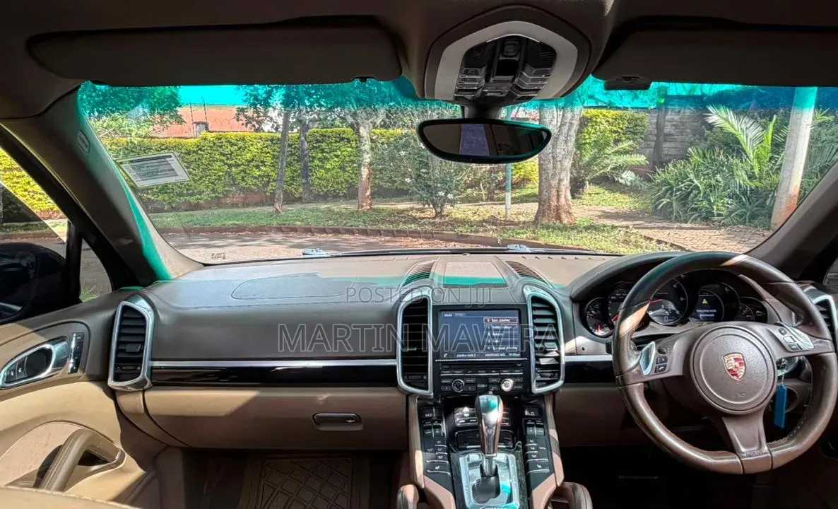 Porsche Cayenne 2014 Gray
