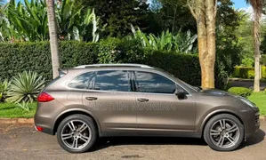 Porsche Cayenne 2014 Gray