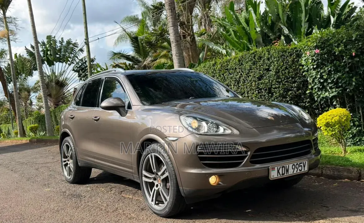 Porsche Cayenne 2014 Gray