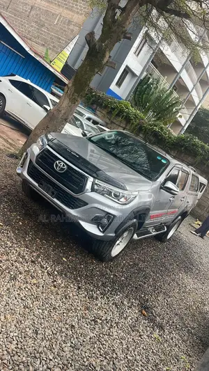Toyota Hilux Revo Double Cab Deisel 2.4 RWD 2018 Silver