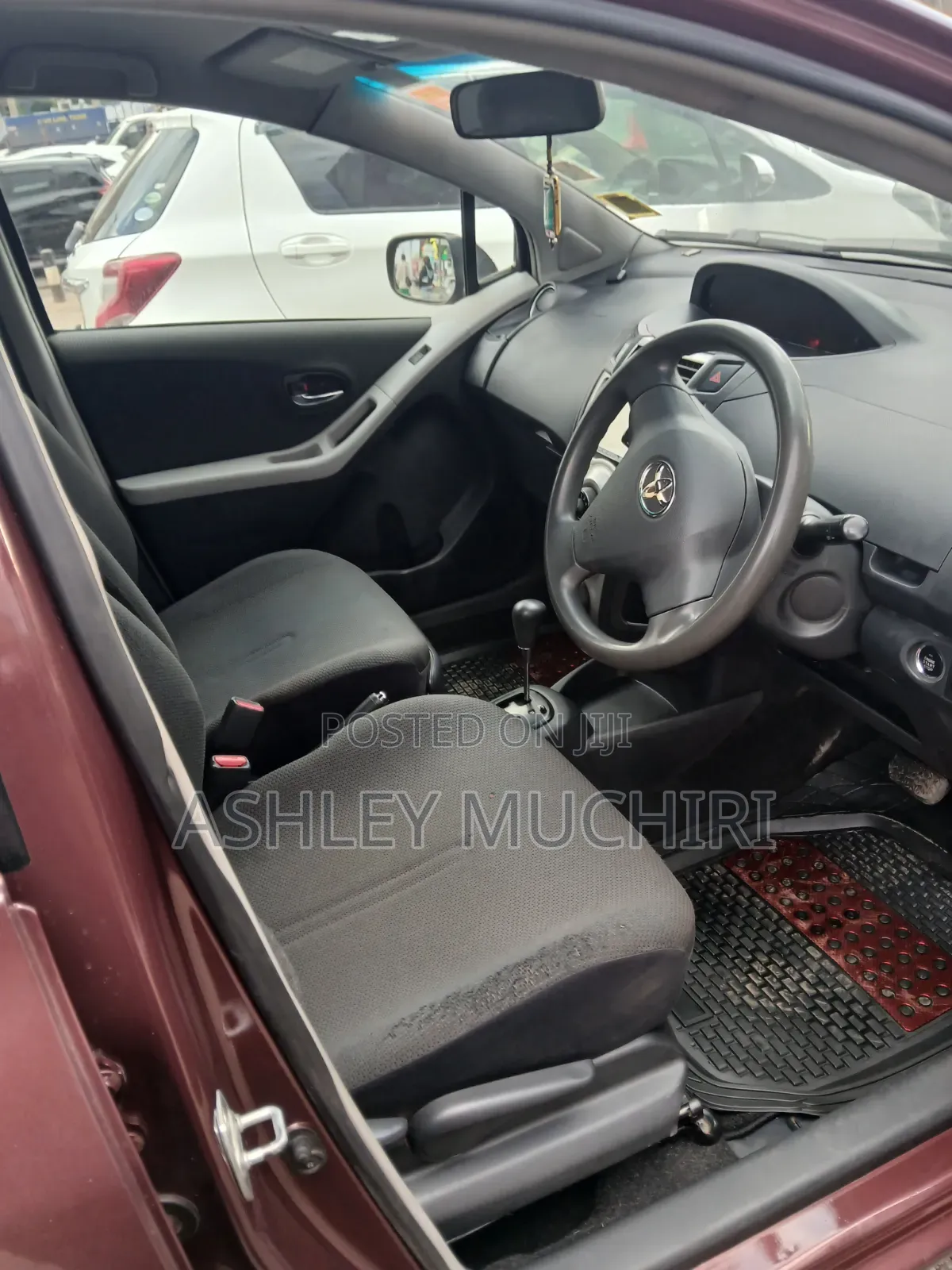 Toyota Vitz 2010 Maroon