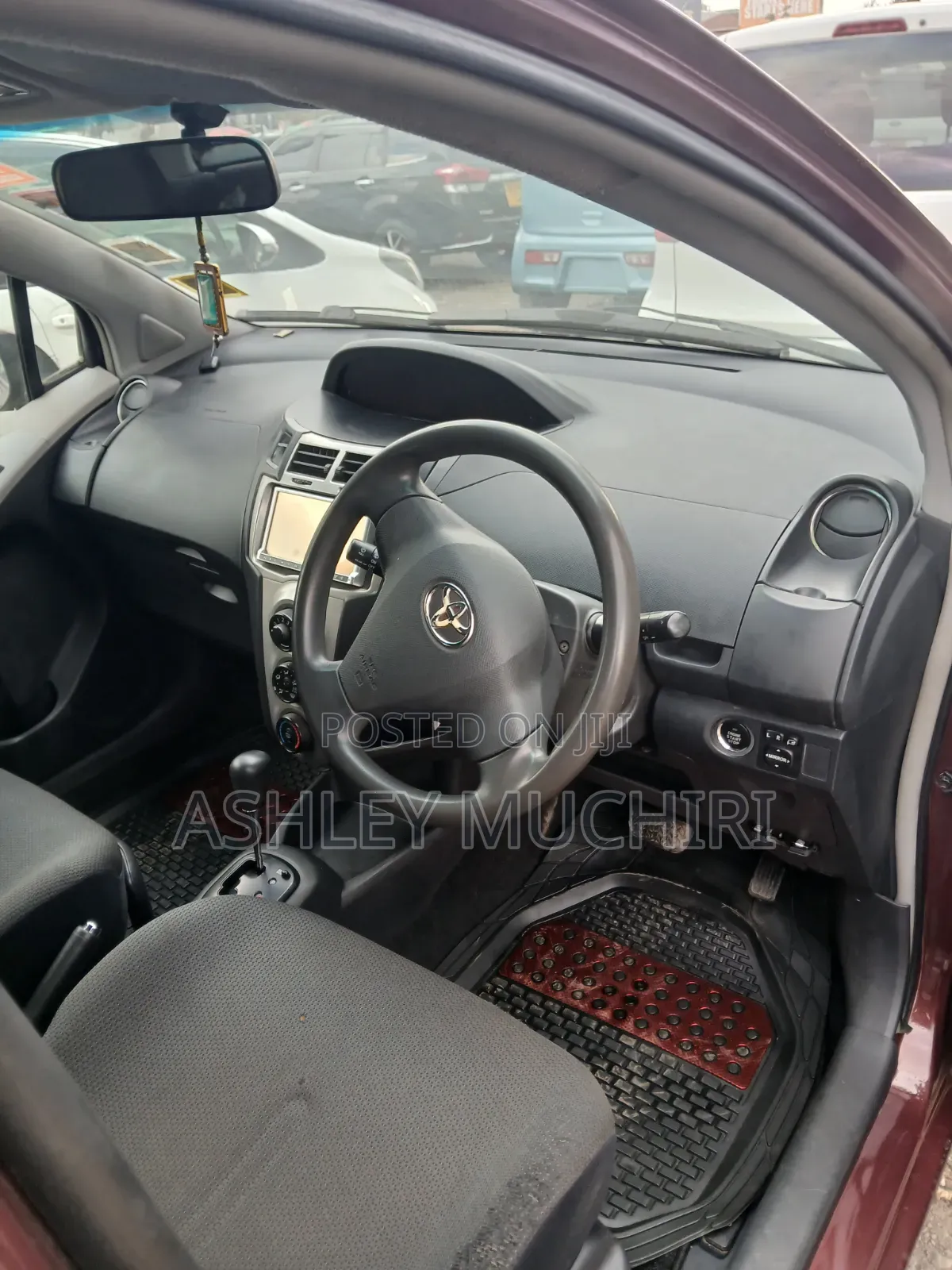 Toyota Vitz 2010 Maroon