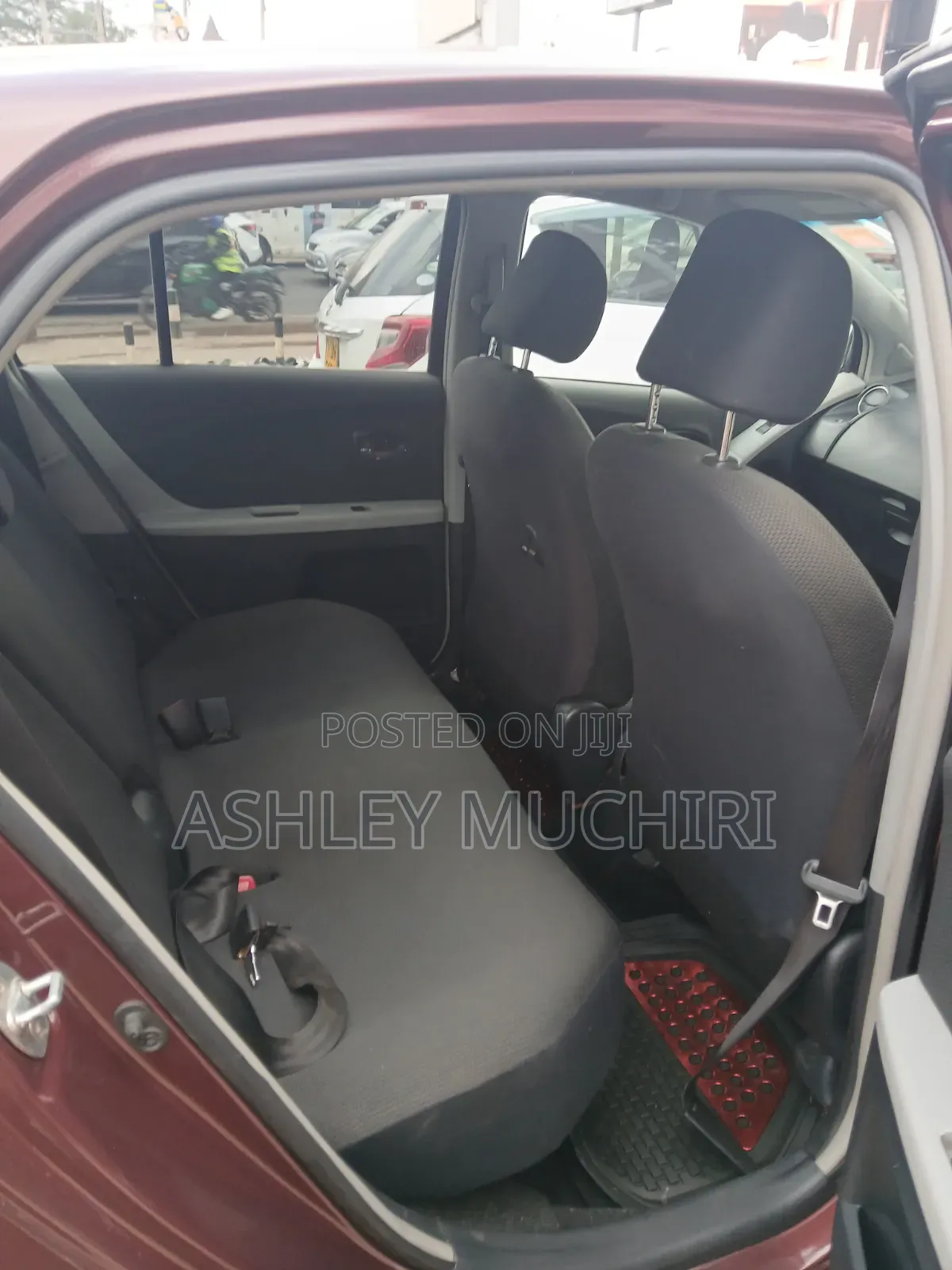Toyota Vitz 2010 Maroon