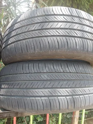 KUMHO TIRE 255/50r20 Made in Vietnam  Like New. 2pcs Only.