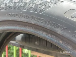 KUMHO TIRE 255/50r20 Made in Vietnam  Like New. 2pcs Only.