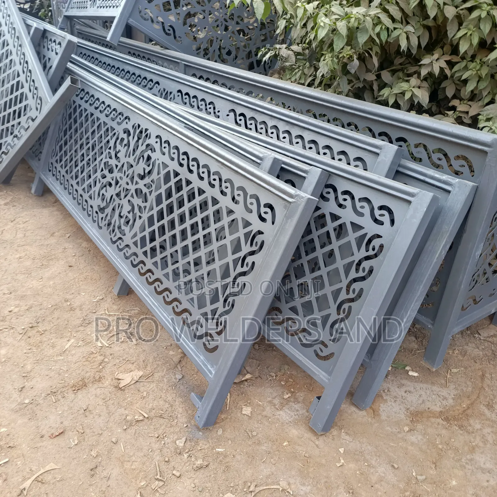 Modern Steel Stair Railings – Quality Fabrication