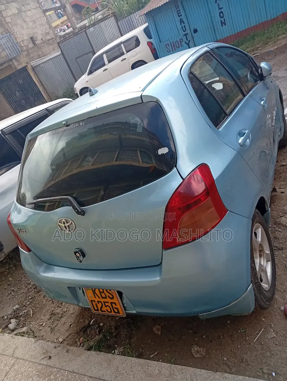 Toyota Vitz 2005 Blue