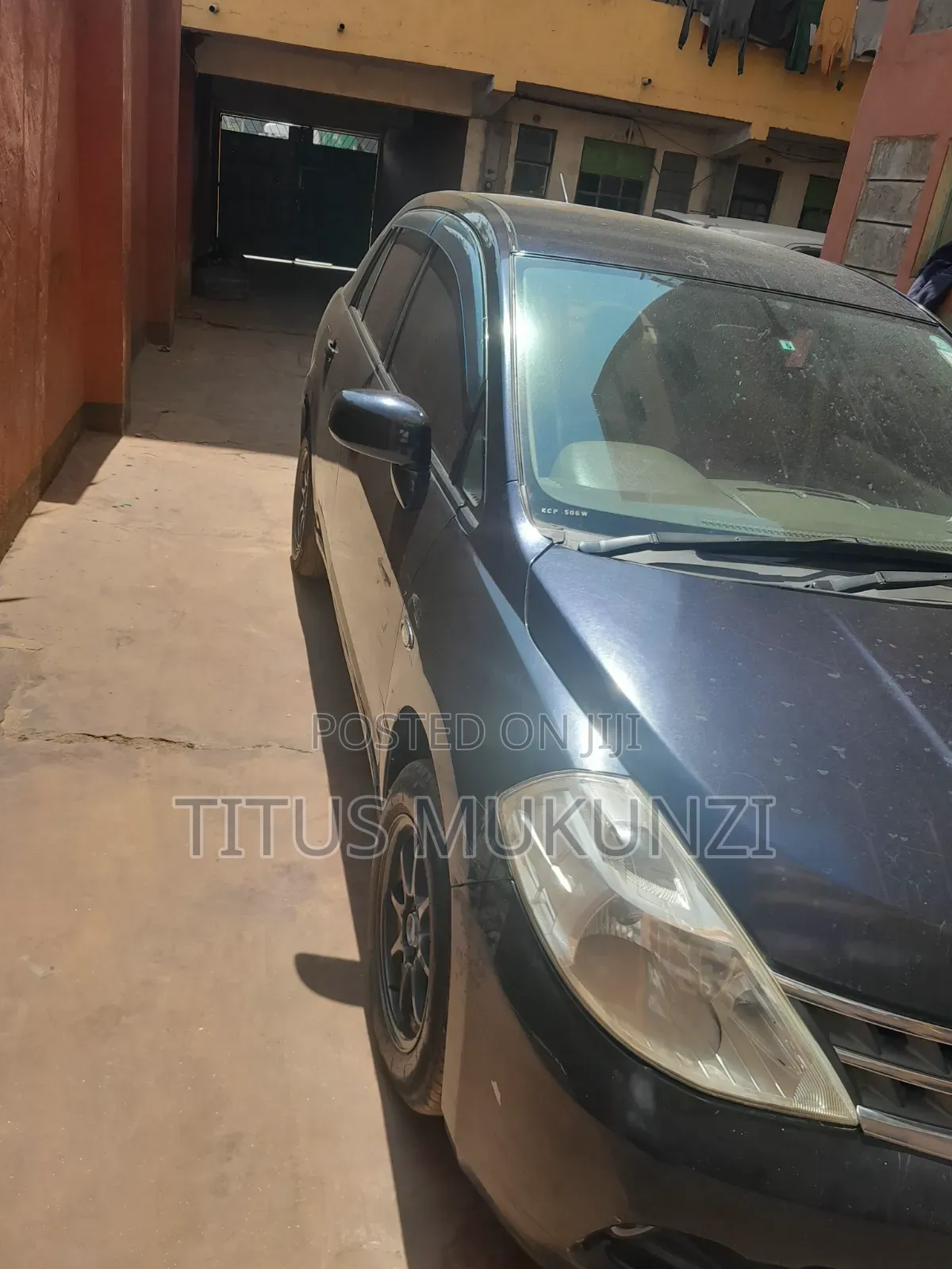 Nissan Tiida 2010 Black