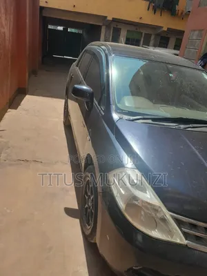Nissan Tiida 2010 Black