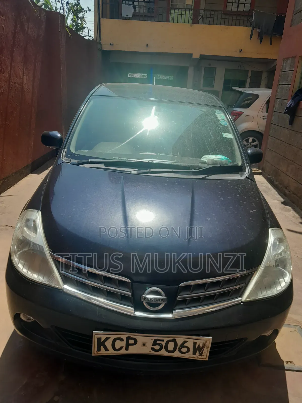 Nissan Tiida 2010 Black