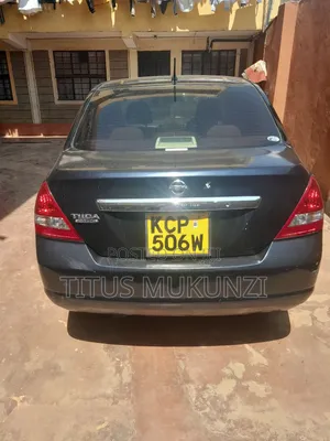 Nissan Tiida 2010 Black