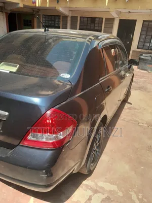 Nissan Tiida 2010 Black