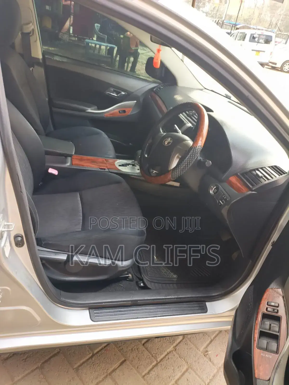 Toyota Allion 2010 Silver