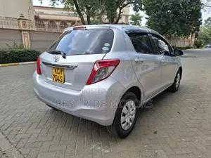 Toyota Vitz 1.0 FWD 5dr 2013 Silver