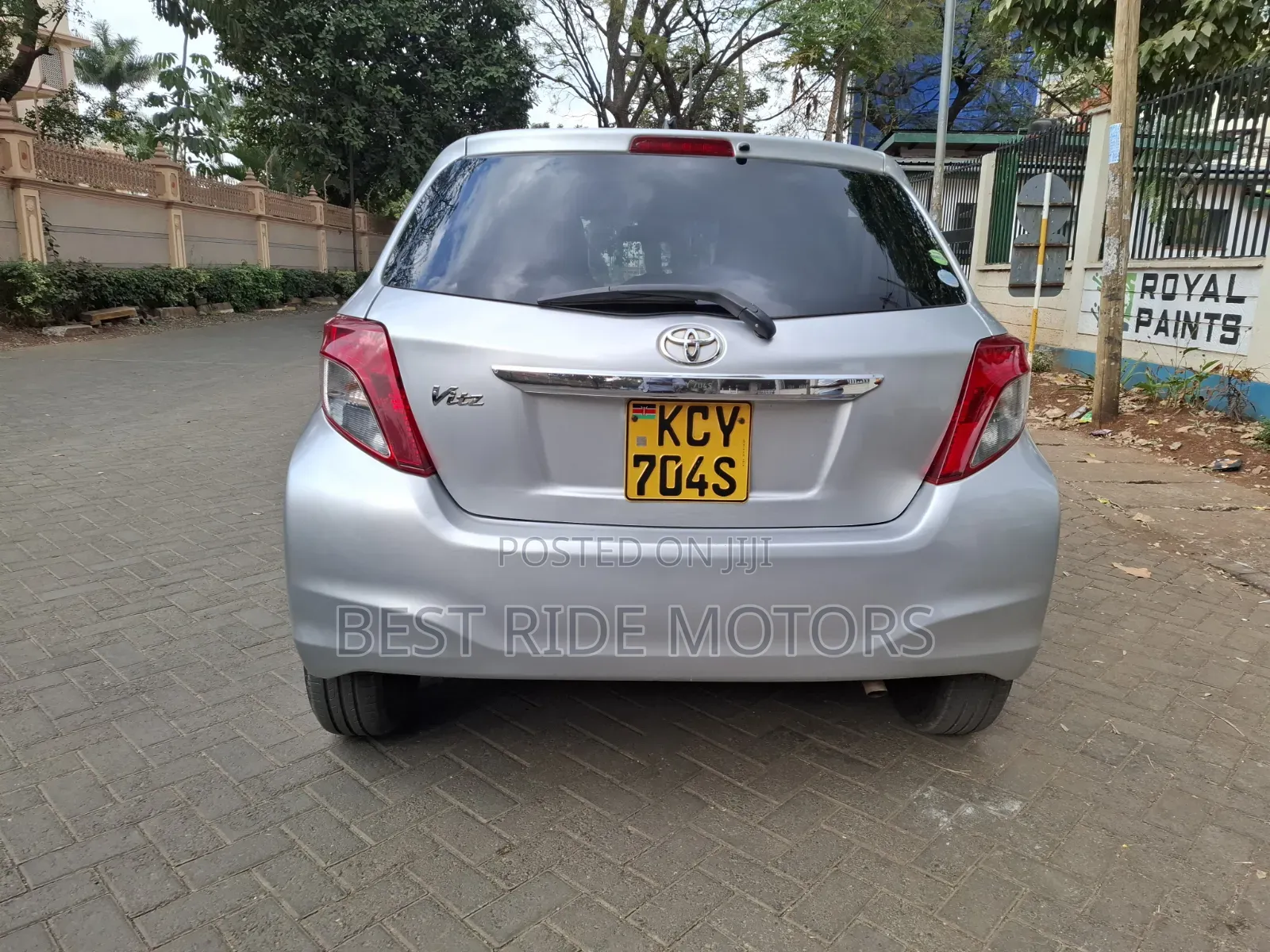 Toyota Vitz 1.0 FWD 5dr 2013 Silver