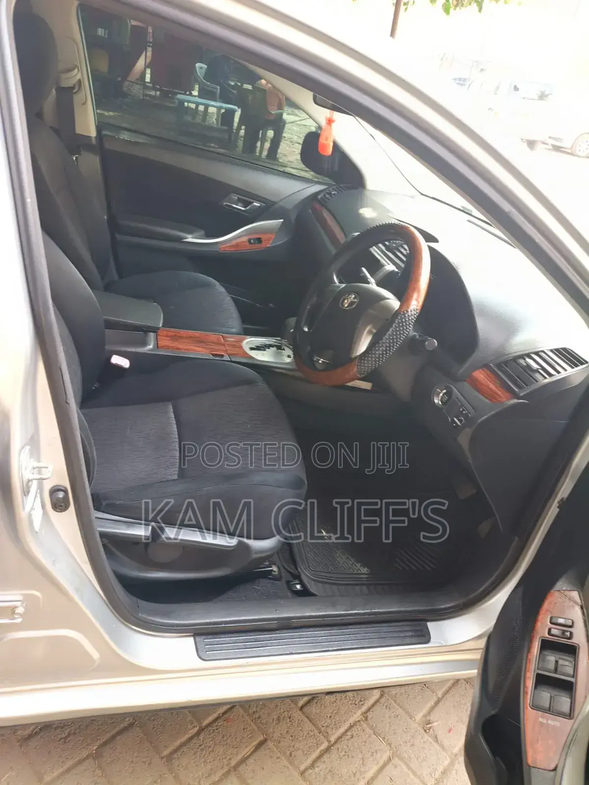 Toyota Allion 2010 Silver