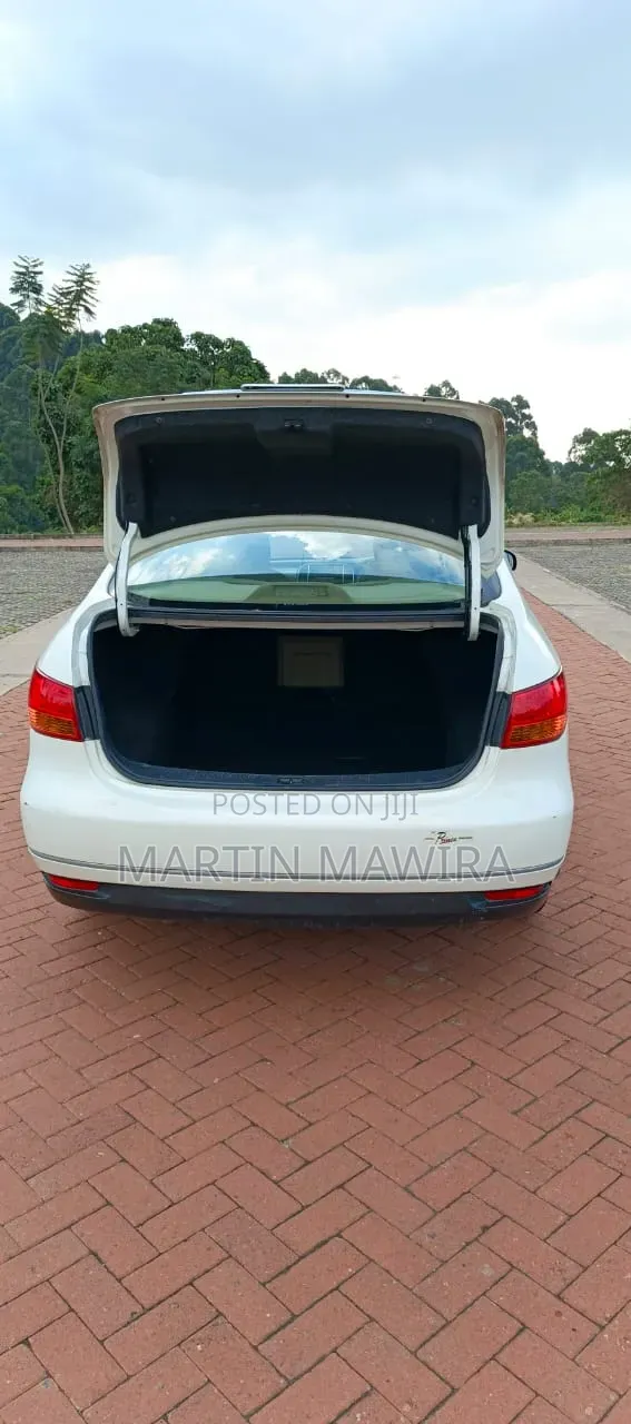 Nissan Bluebird 2012 White