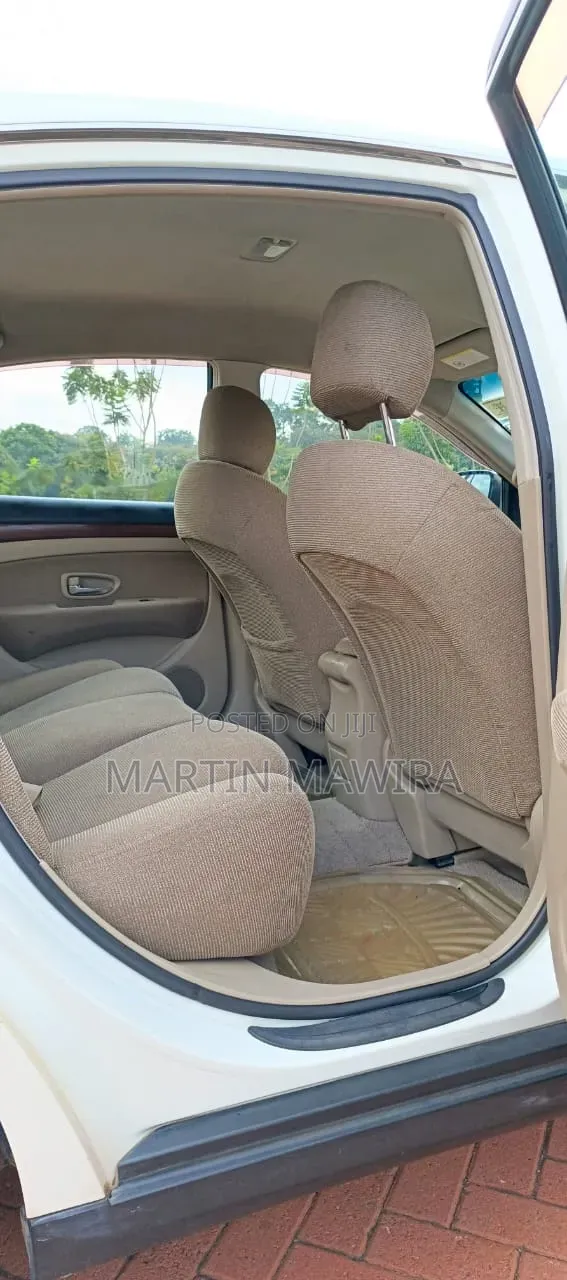 Nissan Bluebird 2012 White