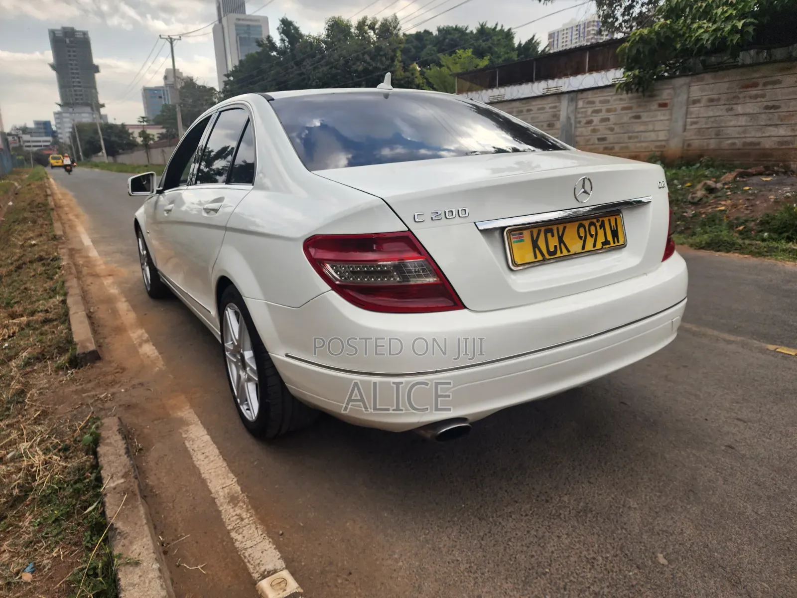 Mercedes-Benz C200 2010 White