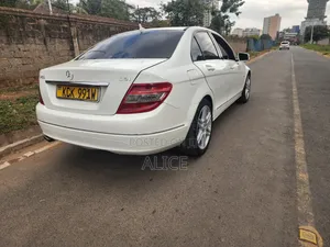 Mercedes-Benz C200 2010 White