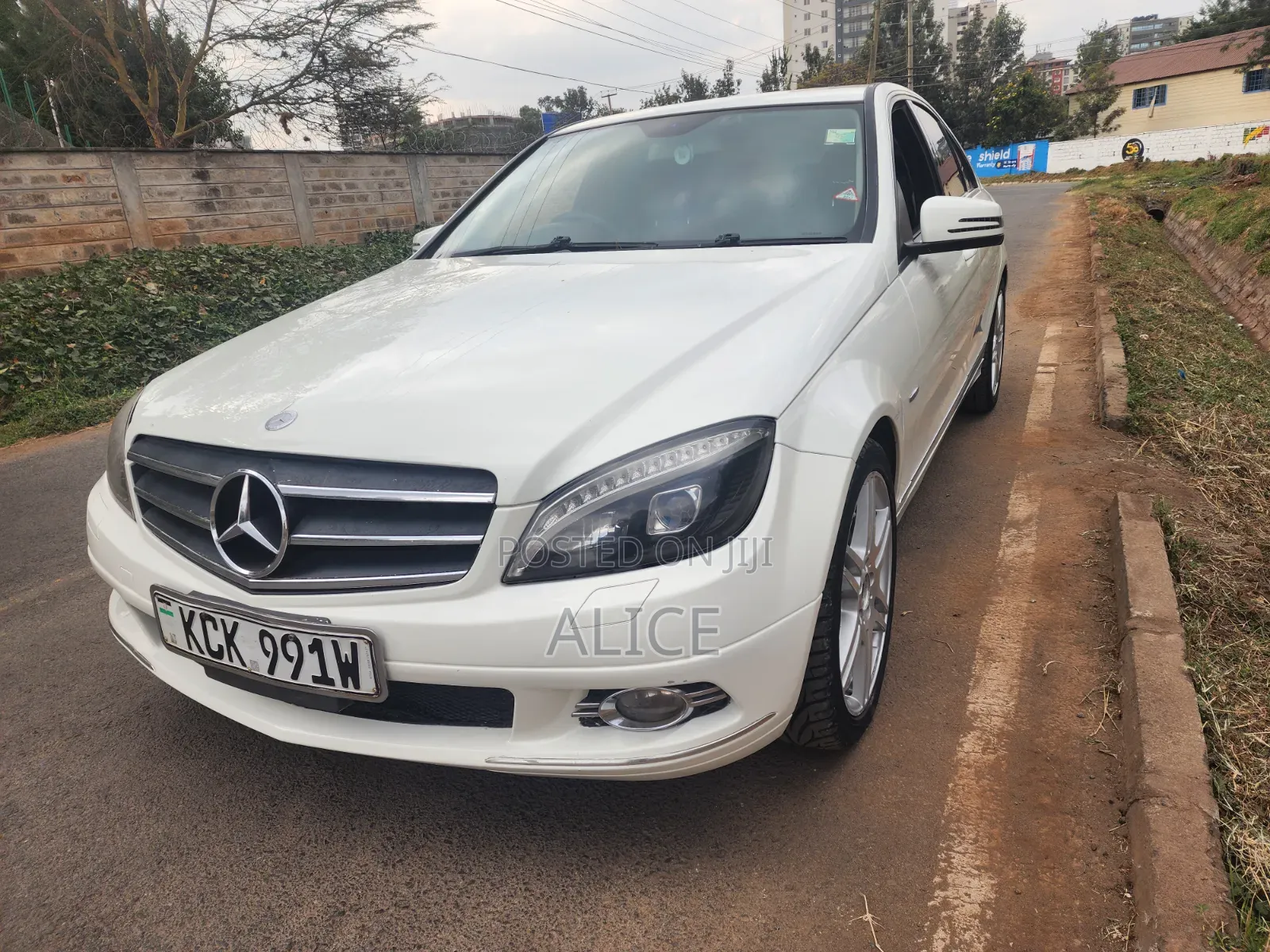 Mercedes-Benz C200 2010 White