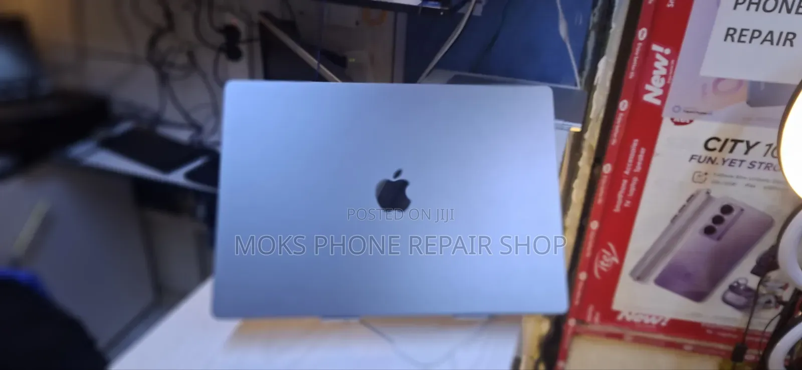 Laptop Apple MacBook Pro 2021 M1 16GB Apple M1 Pro SSD 512GB