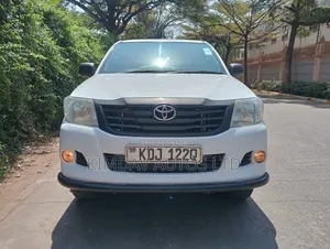 Toyota Hilux 2013 White