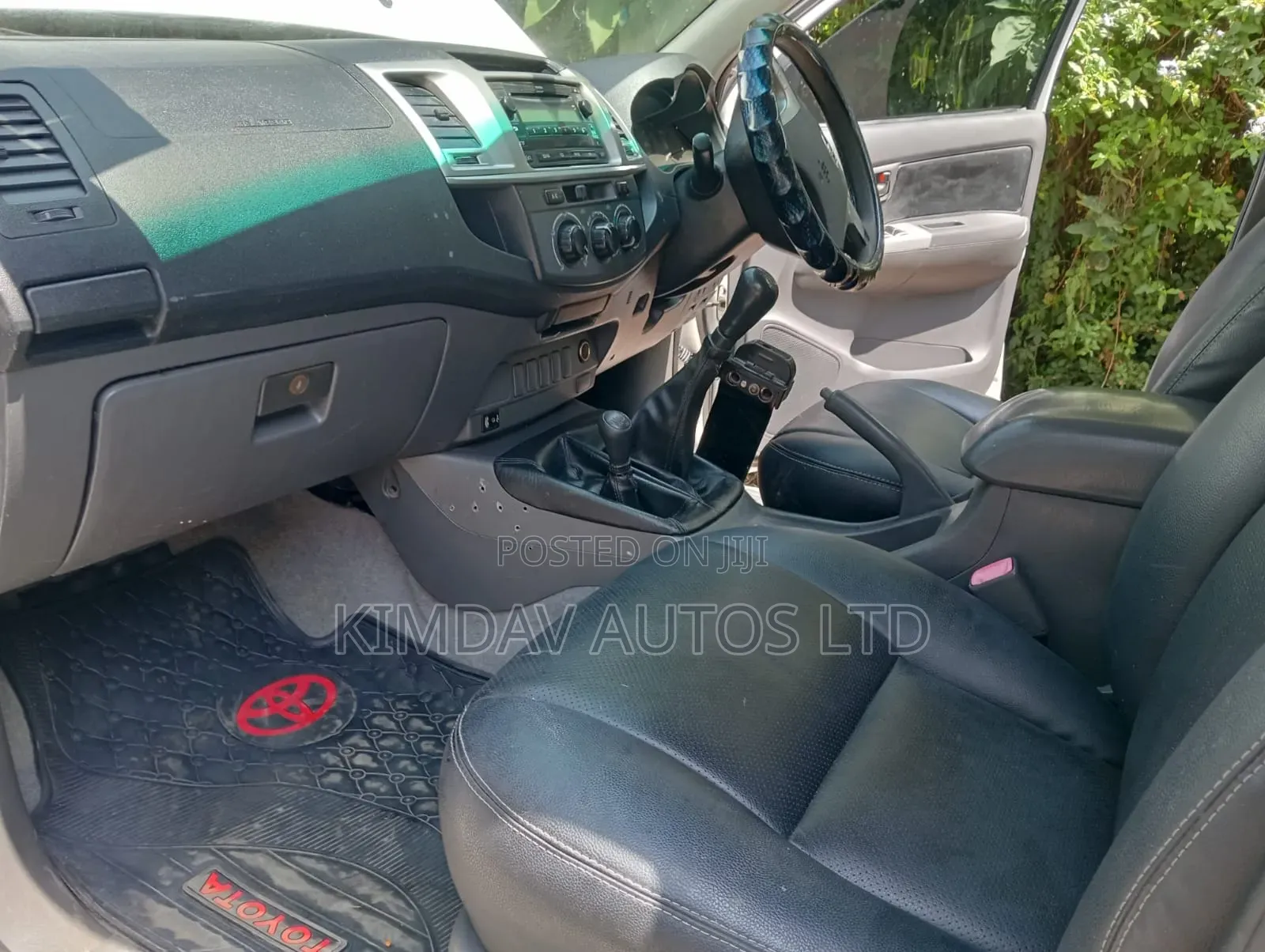 Toyota Hilux 2013 White