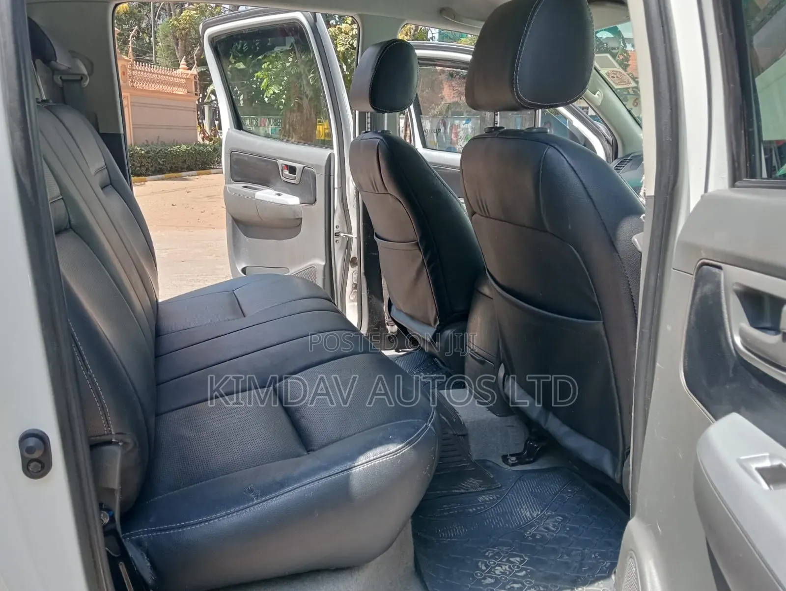 Toyota Hilux 2013 White