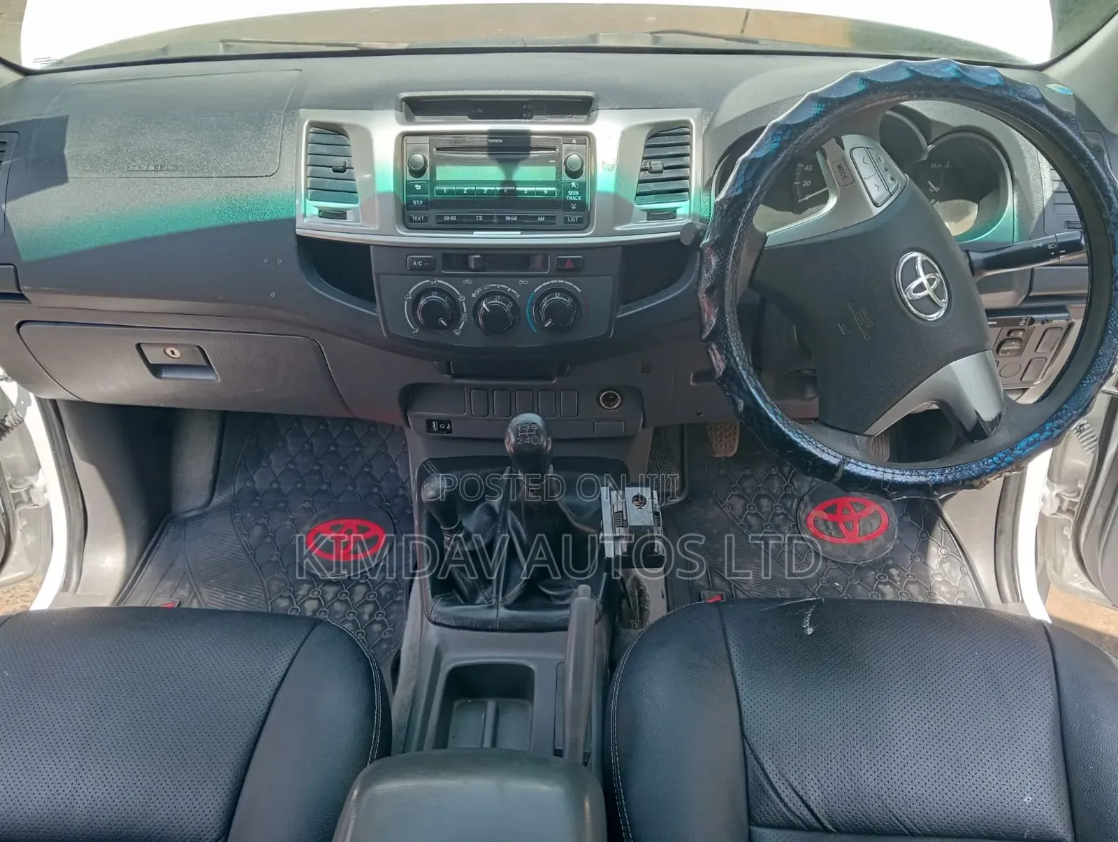Toyota Hilux 2013 White