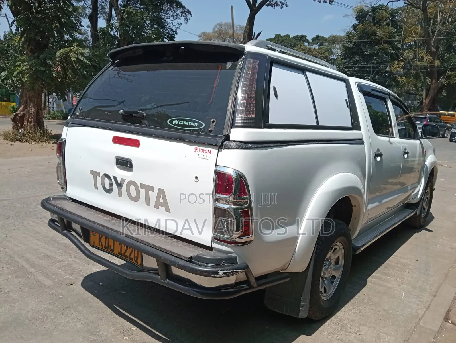 Toyota Hilux 2013 White