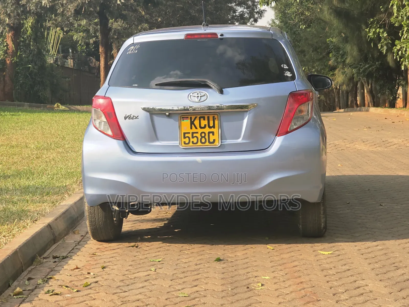 Toyota Vitz 2012