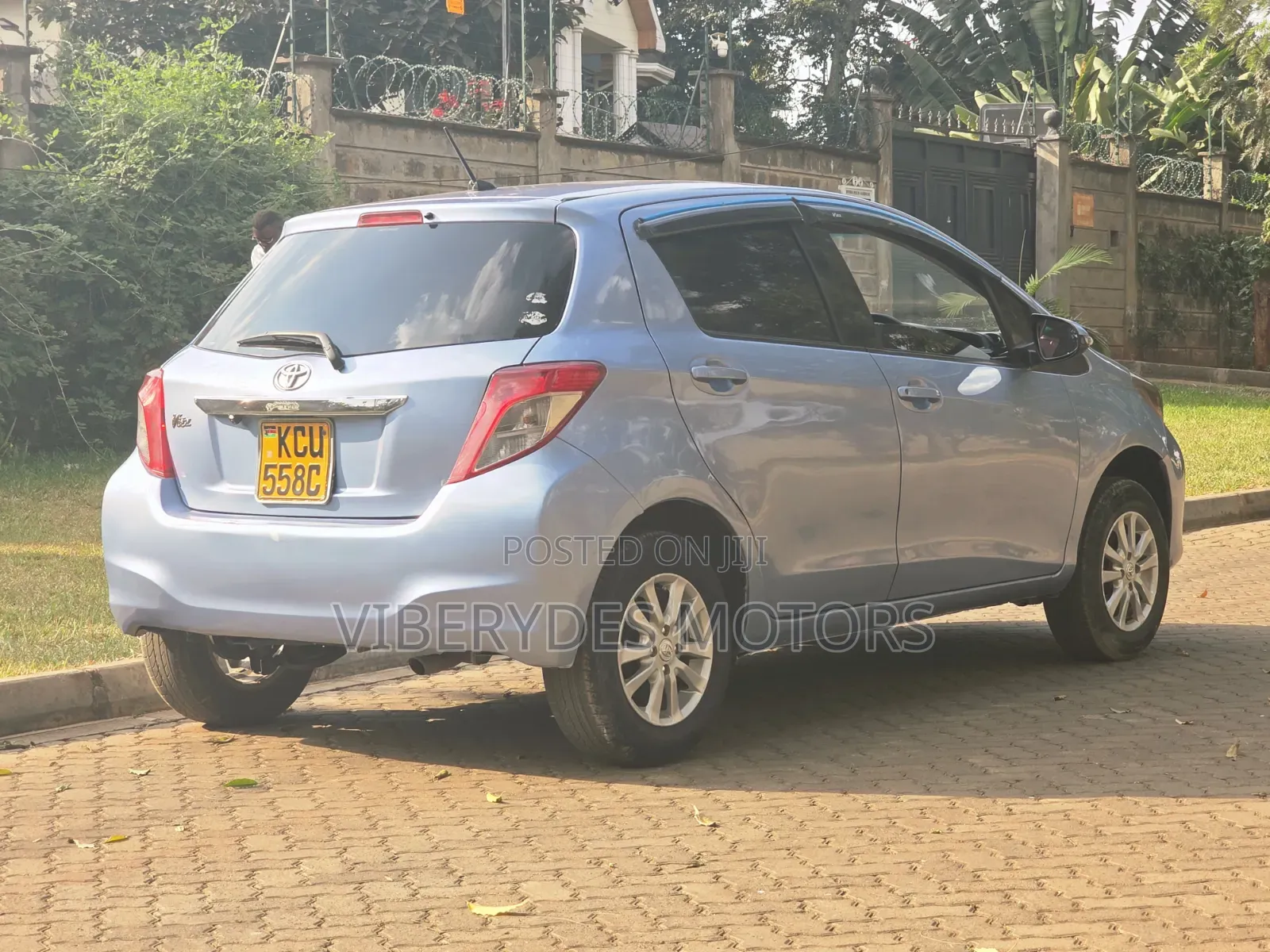 Toyota Vitz 2012