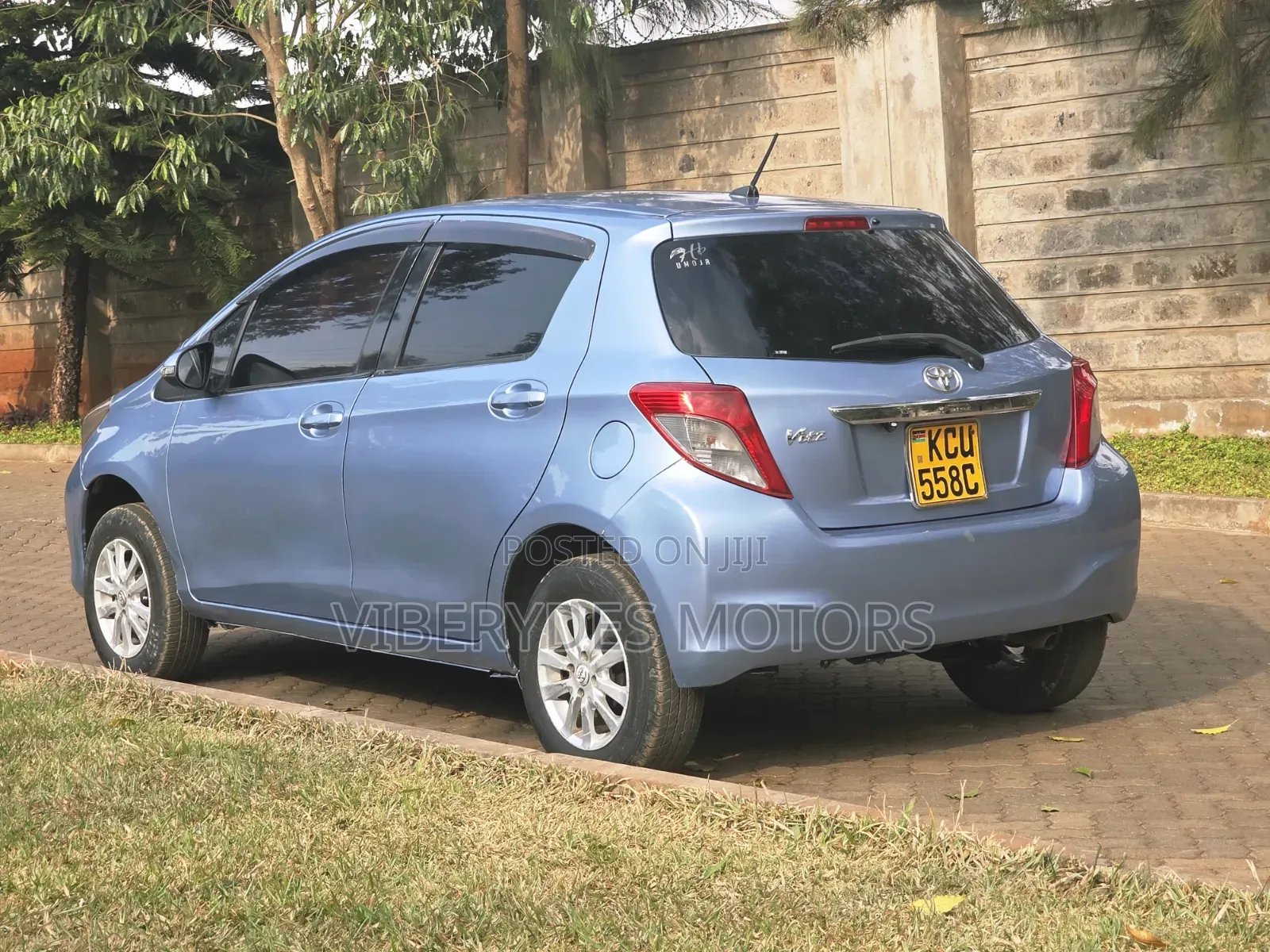 Toyota Vitz 2012