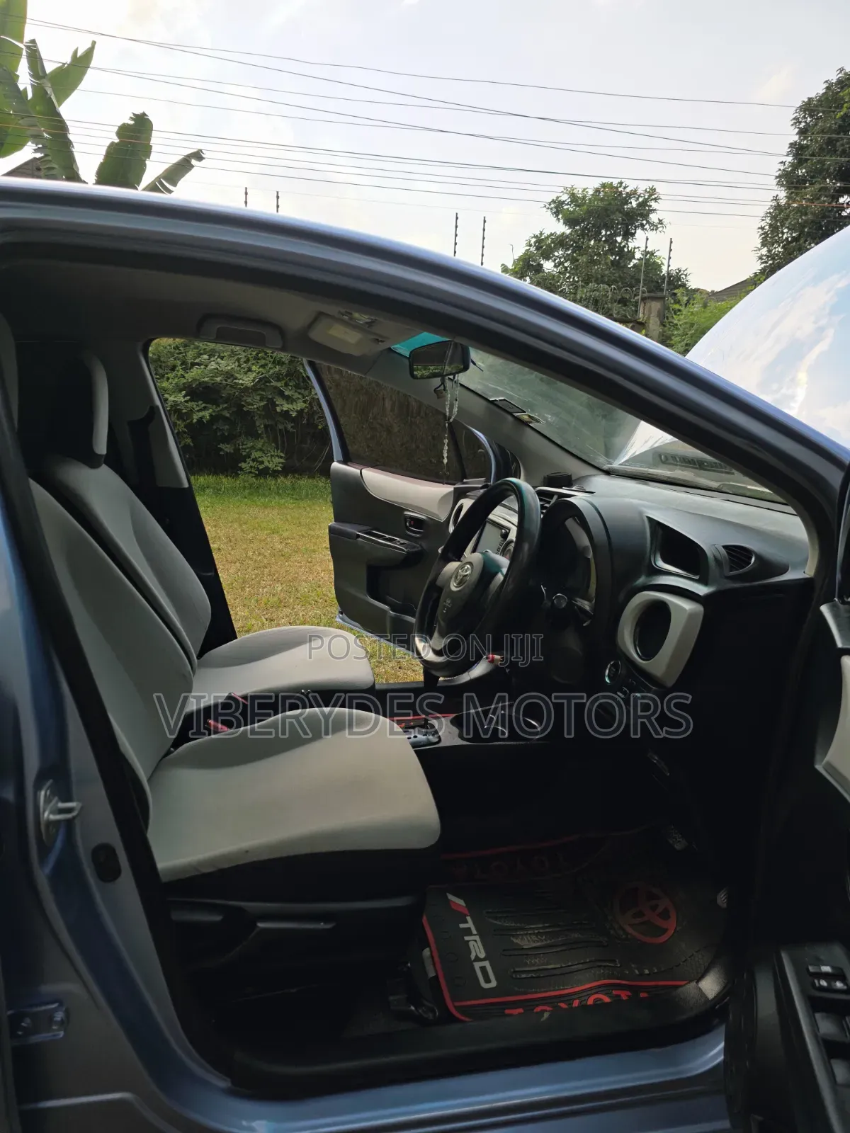 Toyota Vitz 2012