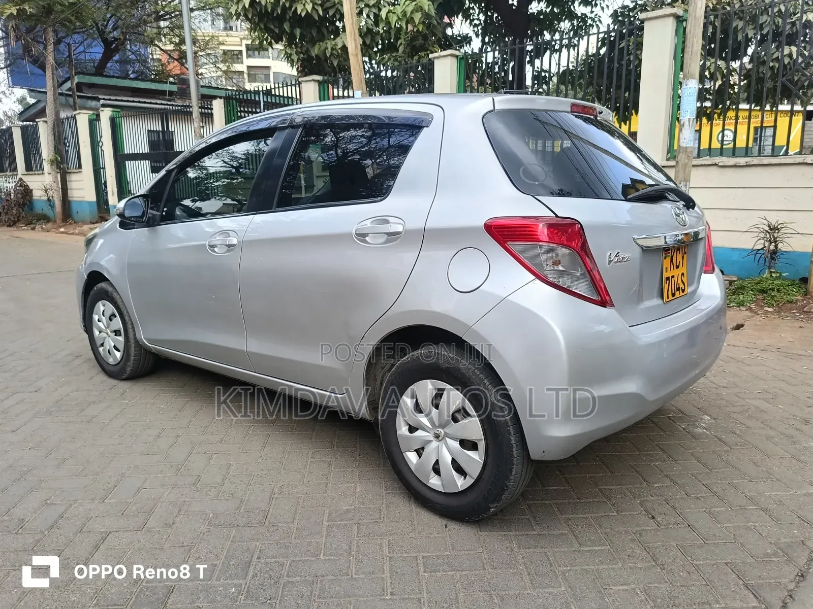 Toyota Vitz 2013 Silver