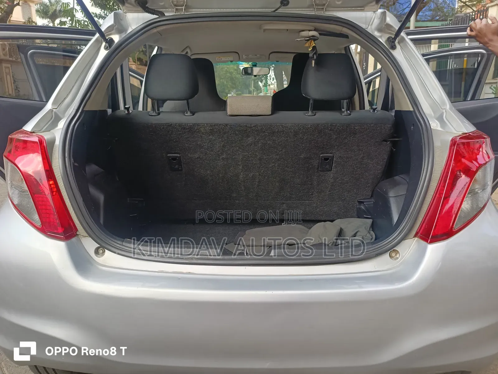 Toyota Vitz 2013 Silver