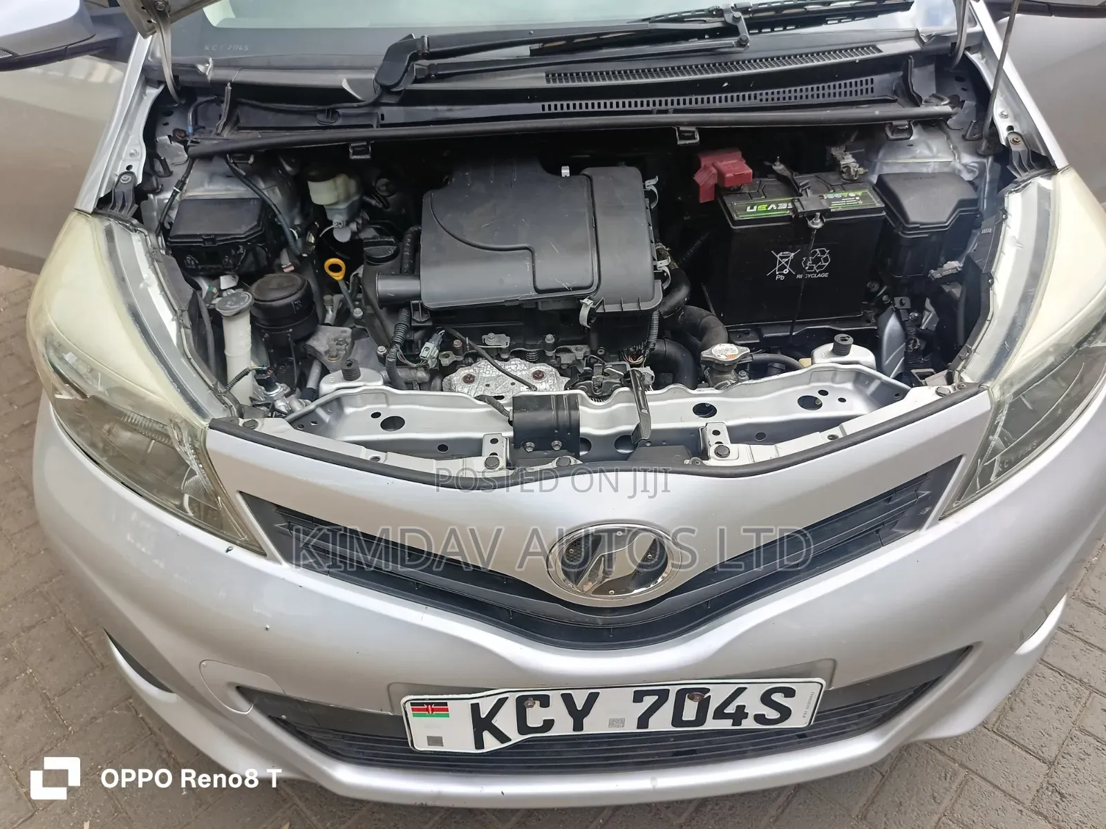 Toyota Vitz 2013 Silver